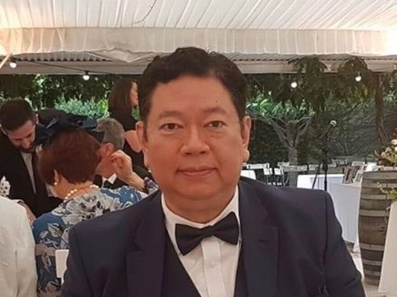 Portrait of Dr Peter Tun